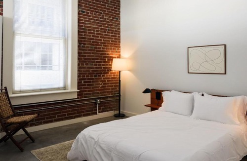 Downtown St. Louis Apartment | FRONTDESK Spacious 2 BR Apt in Downtown STL