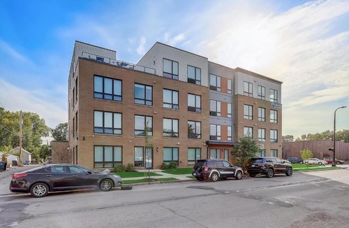 Powderhorn Apartment | FRONTDESK The Central Apts Minneapolis