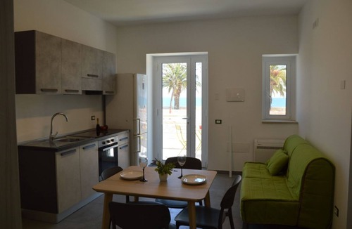 Marina Apartment | Fronte mare Levante - piano terra