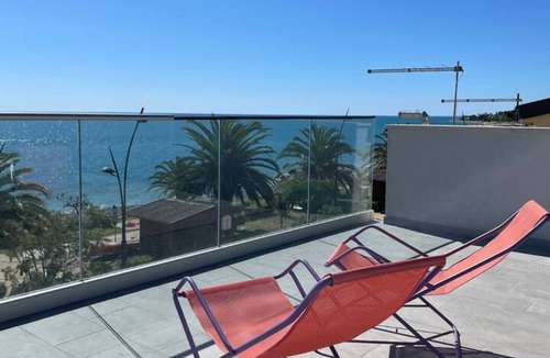 Marina Apartment | Fronte mare Alba chiara - 1° piano dx