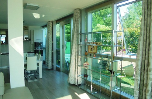 Marone Apartment | Frontlake Cristal Loft with garden
