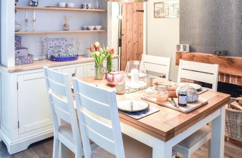 Sea Palling House | Fuchsia Cottage