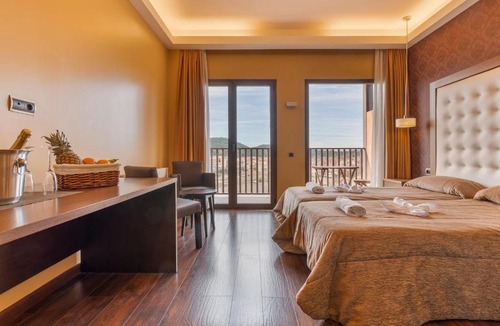 Valderrobres Hotel | Fuente del Miro