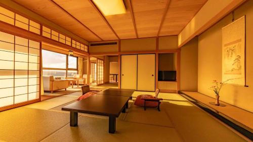 Kaga Hotel | Fujiya