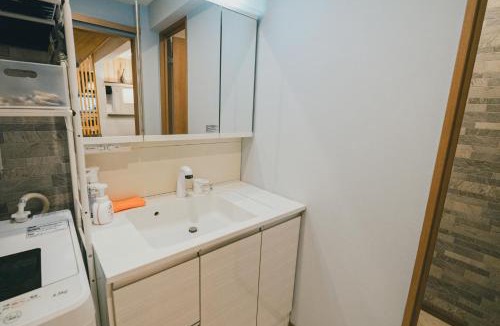 Tsuruhashi Villa | FUKU Quiet area in central Osaka Shinsaibashi Kuromon Market Namba Airport transportation is convenient!