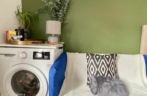 Munster Apartment | Fulham studio flat