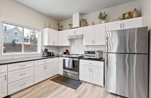South Perry District Apartment | Full ADA Unit! - 2 Bed 2 Bath Unit Near Downtown!