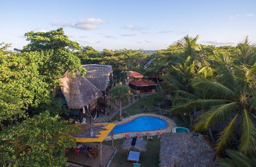 Cabarete Villa | Full beachfront resort of 16 bedrooms, with large treehouse, perfect for parties