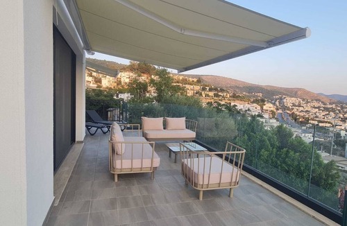Bodrum City Center Apartment | Full castle view - Brutalist - 3 Bedroom 3 Bathroom in the heart of Bodrum