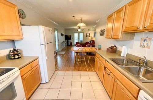 Ocracoke Condo | Full Circle: Condo with pool access. Centrally located | King & Queen Bed