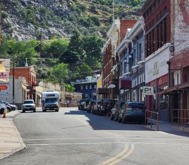 Bisbee House | Full House or Studio Suite with Breath Taking Views in Old Bisbee