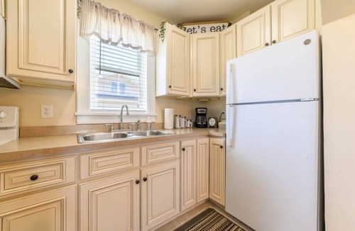 Alpena House | Full Kitchen|Location|Family Friendly