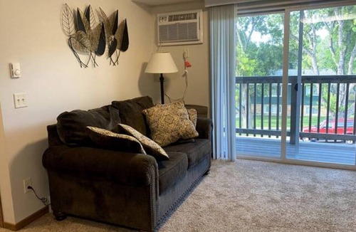 Sioux Falls Apartment | Full Kitchen|Wshr/Dryr|Balcony|Quiet Neighbrhd