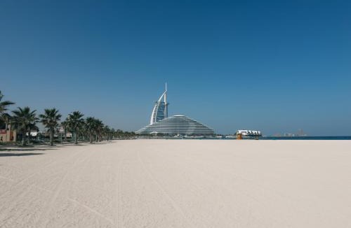 Jumeira 3 House | Full Moon Guesthouse