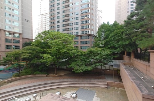 Songpa Apartment | Full option Banpo Apartment in Seoul, 3,7,9-line subway, Bus Terminal 3 minutes.