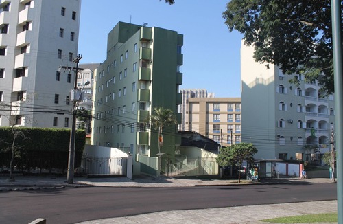 Bigorrilho Apartment | Full Studio at Evangelical Hospital Square