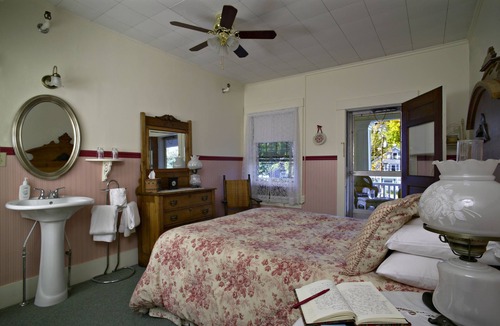 Chester Depot Hotel | Fullerton Inn