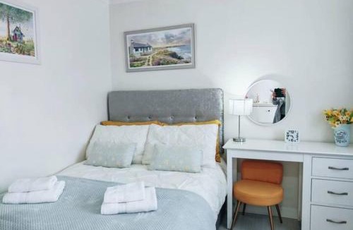 Port Talbot House | Fully accessible bungalow by the Beach
