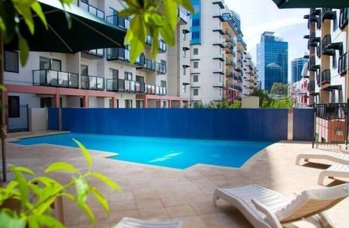 Perth Central Business District Apartment | Fully Airconditioned 2 Bedroom/2 Bathroom Apartment With Pool