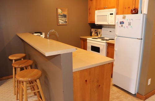 Silver Star Mountain Apartment | Fully Equipped Creekside Studio - pet friendly, close to trails, mudroom