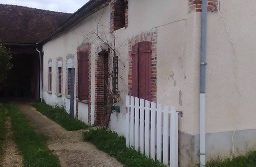 La Celle-Saint-Cyr Apartment | Fully equipped house. Total peace and comfort.