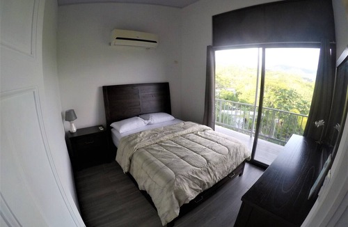 Playa Hermosa Apartment | Fully equipped 2-bedroom apartment in Playa Hermosa with WiFi, AC and parking