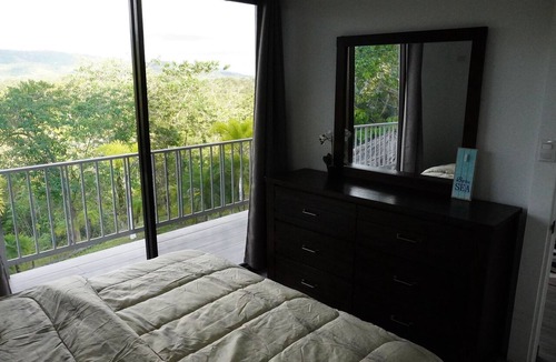 Playa Hermosa Apartment | Fully equipped 2-bedroom apartment in Playa Hermosa with WiFi, AC and parking
