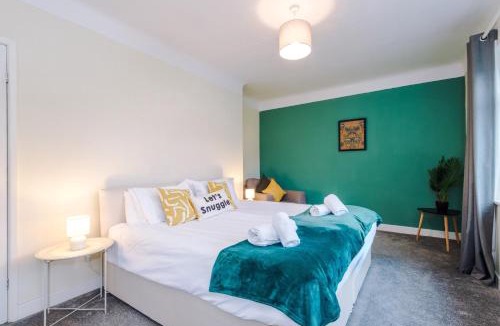 Ewloe House | Fully equipped 3BR Home Sleeps 6 Perfect for Short and Long Term Stays