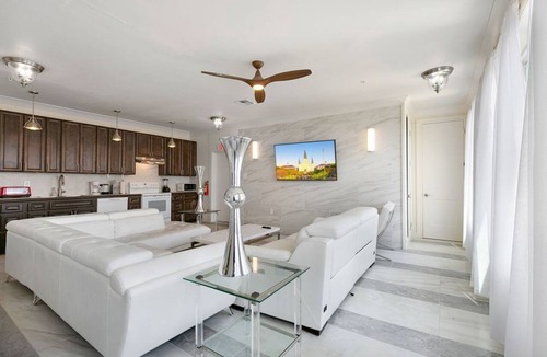 Faubourg Lafayette Condo | Fully Equipped 4BR Condo in the Heart of NOLA