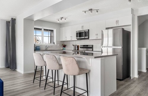Airdrie House | Fully Equipped » AC » Garage » Family Friendly