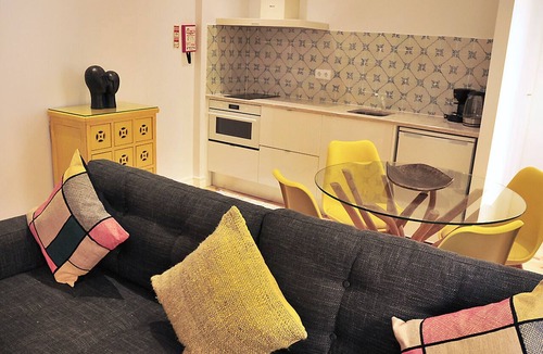 Setubal Apartment | Fully equipped air-conditioned apartment in central Setúbal
