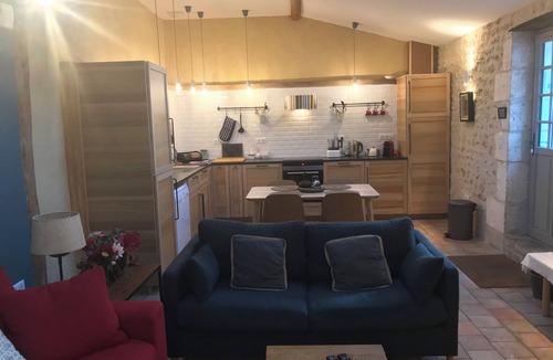 Riberac Bed & Breakfast | Fully equipped, modern studio in the most charming B&B in the heart of Ribérac.