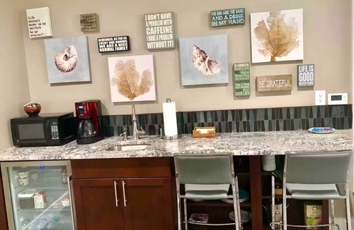 Guilford Apartment | Fully equipped studio in the center of town near train, beach and town green