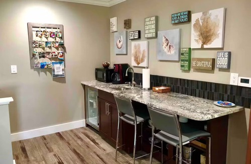 Guilford Apartment | Fully equipped studio in the center of town near train, beach and town green