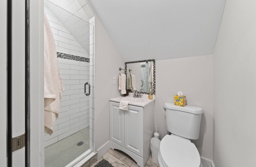 Guilford Apartment | Fully equipped studio in the center of town near train, beach and town green