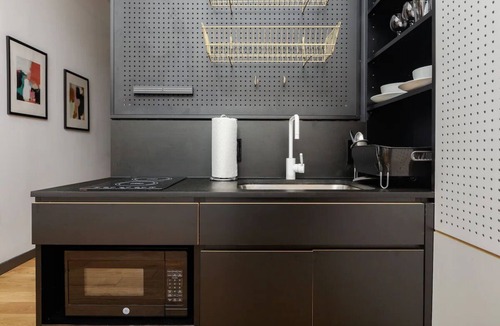 Financial District Apartment | Fully Equipped Studio w/Amazing FiDi Location – Walk to Fulton Market | 4 Units