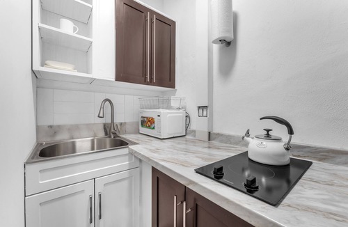 Tamarac Apartment | Fully Equipped Studio w/ Complimentary Items.