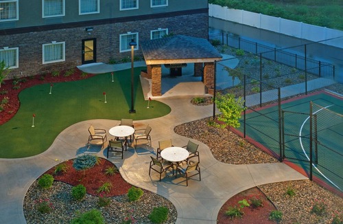 Simonton Lake Condo | Fully-Equipped Suite |Pool + Wi-Fi