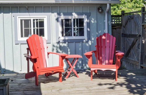 Wellington Cottage | Fully Equipped Two Bedroom Cottage - heart of Wellington, Prince Edward County