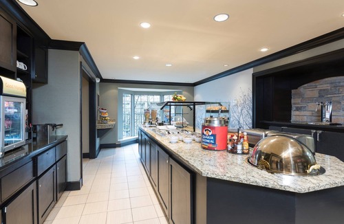 York Center Condo | Fully-Equipped Suite | Gym Access