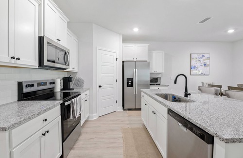 Tallahassee House | Fully-Fenced Backyard! Perfect for Families/Groups