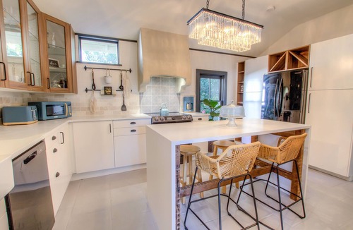 St. Augustine Cottage | Fully fenced in backyard, close to downtown, marina, bars, and shops.