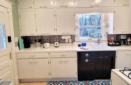 Walnut Street House | Fully Fenced Yard, Dogs Welcome, Near MSU and Cox South