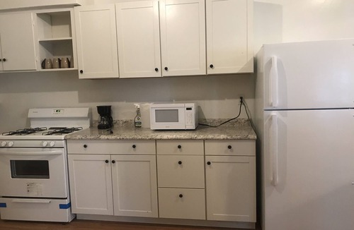 Sweetwater House | Fully furnished duplex in quiet neighborhood