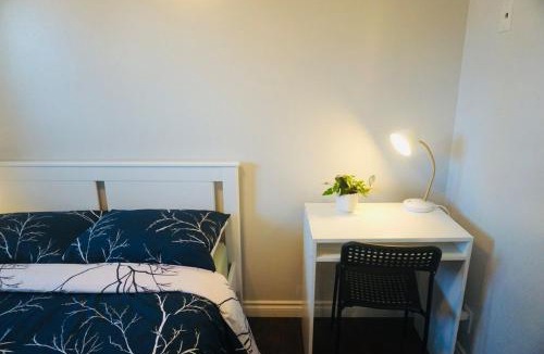 Thompson House | Fully Furnished, Spacious 4BR Family Home - Wine Fridge, Patio, Corporate Housing