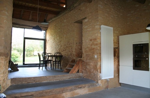 Sainte-Alvere House | Fully modernised and restored stone farmhouse
