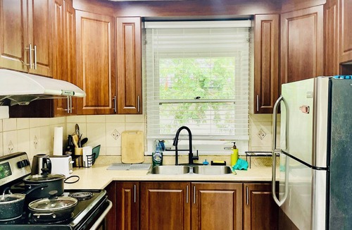 Etobicoke House | Fully privet Villa, MAJOR INTERNATIONAL SPORTING EVENT ready Walk to Subway 13 min Airport