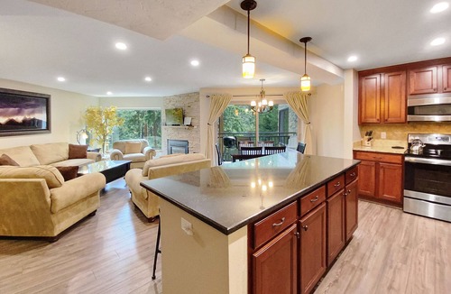 Peak 9 Condo | Fully Remodeled, Close To Lifts, Outdoor Pool/Hot Tubs - 2 BR- Powderhorn Condo