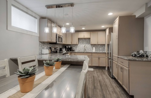 South Lethbridge House | Fully Reno'd 2 Bedroom, 2 Bath Legal Basement Suite. Heart of the Southside