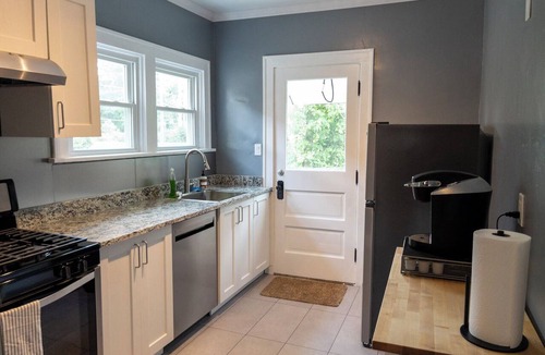 Fairfax Apartment | Fully Renovated Apartment Right Off Murray Trail, 15 Minutes to Downtown Cincy